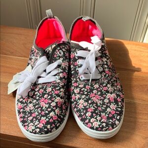 Micro Floral Canvas Sneakers Chic Shabby Roses